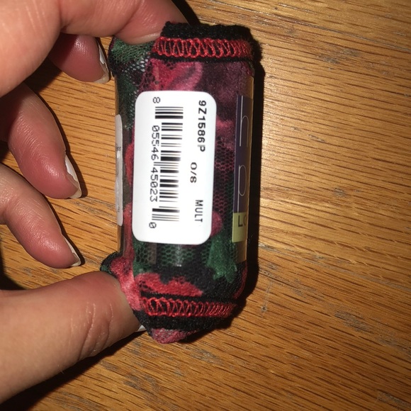 NWT Roses are Red Hanky Panky - Picture 4 of 4